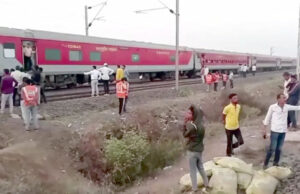 भारतमा रेल दुर्घटनाः मृतकको संख्या १३ पुग्यो, ४ नेपालीको सनाखत