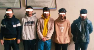 अवैध खैरो हेरोइनसहित ५ जना पक्राउ