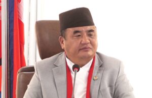 रक्षामन्त्री सवार गाडीले मोटरसाइकललाई ठक्कर दियो