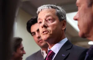 कर्मचारीलाई हात लगाएपछि न्युजिल्याण्डका मन्त्रीद्वारा राजीनामा