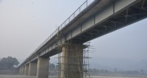 बागमती पुलको बिम चर्किएपछि मर्मत थालियो