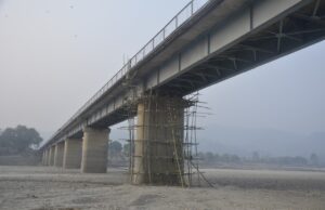 बागमती पुलको बिम चर्किएपछि मर्मत थालियो