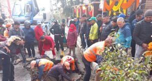 मन्दिर सफा गर्न पानी बोकेको ट्यांकर भासियो
