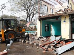 ललितपुर महानगरपालिकाले भत्कायो घर-टहरा