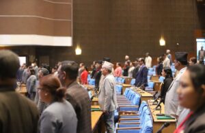 क–कसले सोध्दैछन् प्रधानमन्त्रीलाई प्रश्न ?