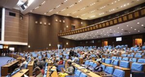 स्वास्थ्य बिमा कार्यक्रम रोकिएकोबारे संसद्मा उठ्यो प्रश्न