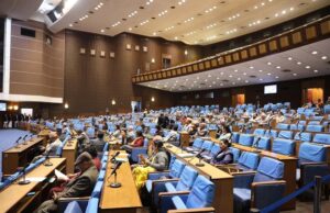 स्वास्थ्य बिमा कार्यक्रम रोकिएकोबारे संसद्मा उठ्यो प्रश्न