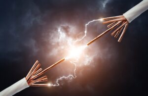 मूलपानीमा करेन्ट लागेर टिपरका सहचालकको मृत्यु