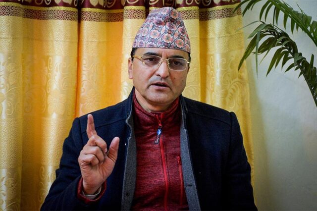 आन्दोलनकारीले योगेश भट्टराईलाई शौचालयमा घेरा हालेपछि प्रहरीले चुकुल लगाइ दियो सुरक्षा